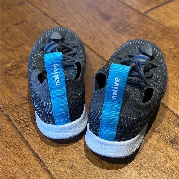 Native Gray Sneakers with Lace-Up Design and Lightweight Comfort - Picture 3 of 4